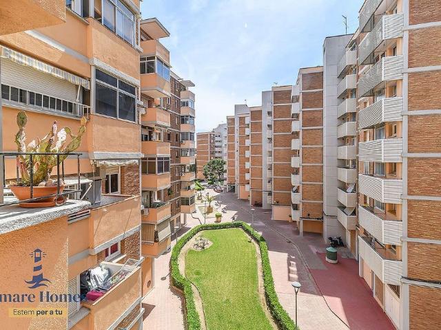 Piso en venta en calle Grup de Sant Jordi, Viladecans, de 85 m² 3 habitaciones por 239.900 €