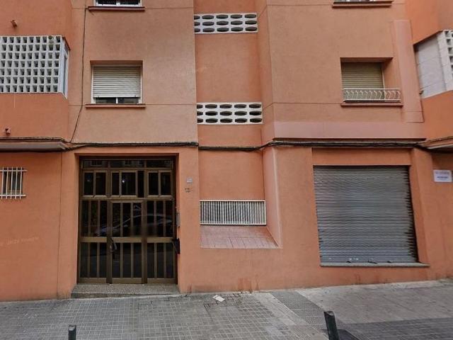 Piso en venta en calle Grup Verge de la Salut, Badalona, de 67 m² 3 habitaciones por 139.213