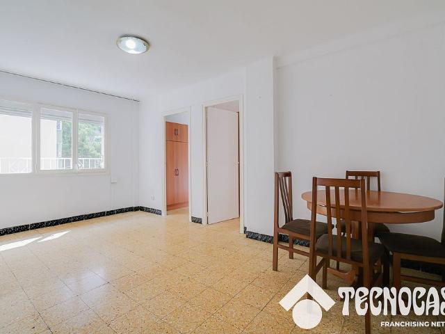 Piso en venta en calle Grup Verge de la Salut, Badalona, de 76 m² 5 habitaciones por 207.000