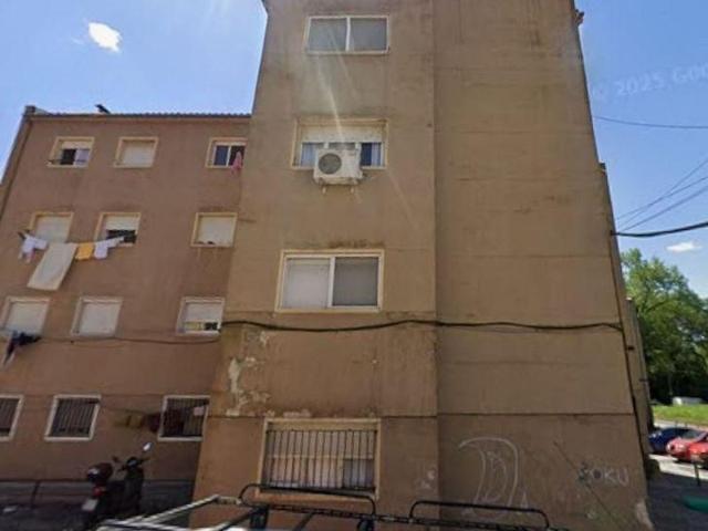 Piso en venta en calle Grup Vilarroja, Girona, de 52 m² 2 habitaciones por 36.000