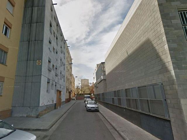 Piso en venta en calle Illa Bella, Sabadell, de 62 m² 2 habitaciones por 55.000