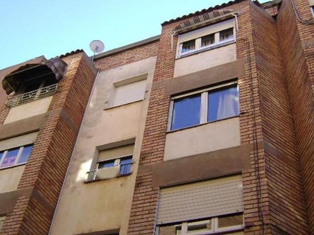 Piso en venta en calle Indivil i Mandoni, Lleida, de 74 m² 3 habitaciones por 27.000 €