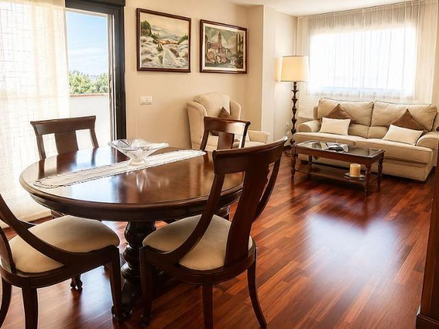 Piso en venta en calle Juli Garreta, Esplugues de Llobregat, de 98 m² 4 habitaciones por 645.000