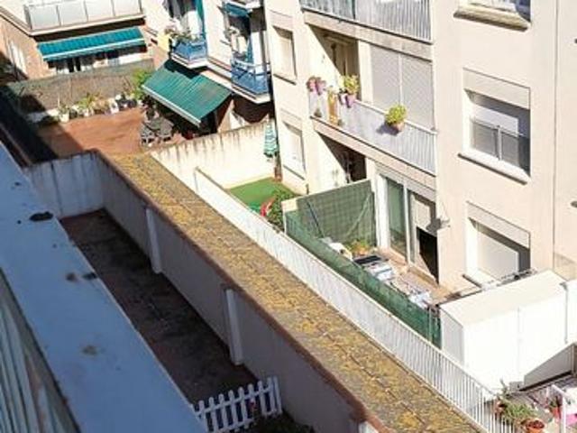 Dúplex en venta en calle Justicia, Pineda de Mar, de 70 m² 3 habitaciones por 175.000