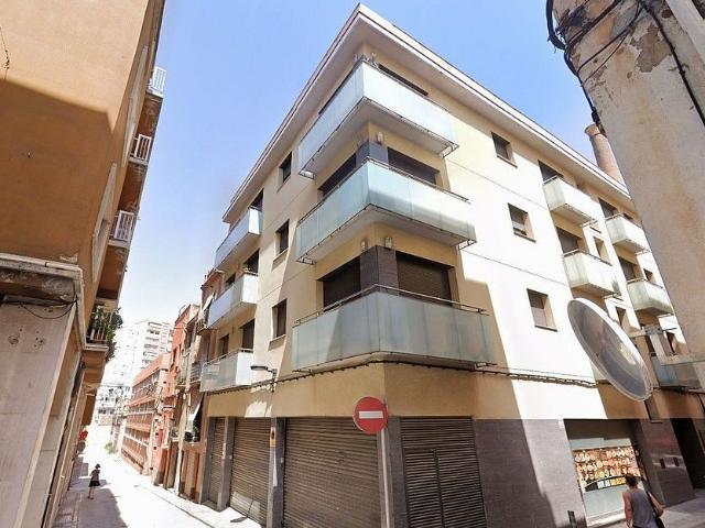 Piso en venta en calle Jacint Verdaguer, Valls, de 68 m² 2 habitaciones por 65.000