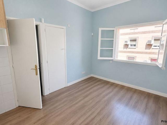 Piso en venta en calle Jardí, Hospitalet de Llobregat, L´, de 42 m² 2 habitaciones por 125.000