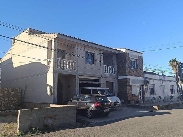 Piso en venta en calle Joan D'àustria, Deltebre, de 123 m² 4 habitaciones por 109.900