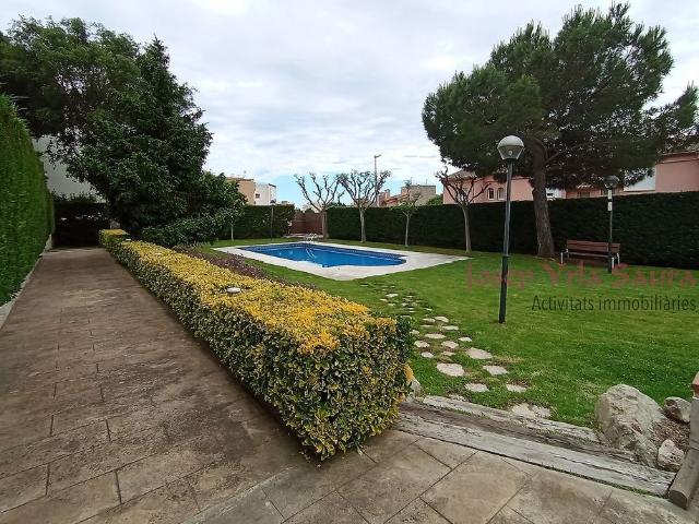 Piso en venta en calle Joaquim Serra, Castell Platja d´Aro, de 80 m² 3 habitaciones por 378.500