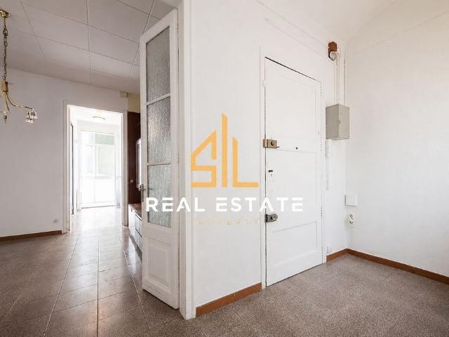 Piso en venta en calle Joaquin Costa, Barcelona, de 126 m² 4 habitaciones por 475.000