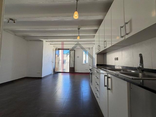 Piso en venta en calle Joaquin Costa, Barcelona, de 54 m² 3 habitaciones por 295.000