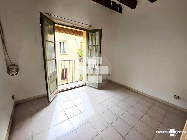 Piso en venta en calle Joaquin Costa, Barcelona, de 60 m² 2 habitaciones por 170.000
