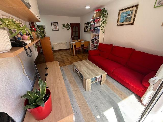 Piso en venta en calle Josep Masgrau, Cornellà de Llobregat, de 65 m² 3 habitaciones por 255.000