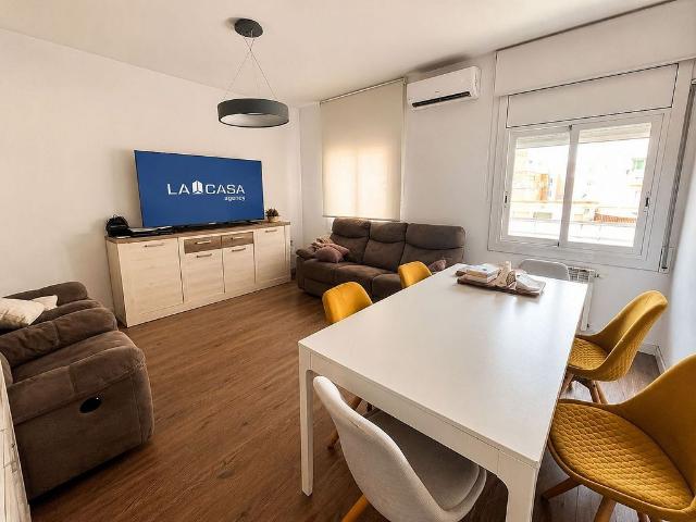 Piso en venta en calle Josep Maria de Sagarra, Hospitalet de Llobregat, L´, de 90 m² 3 habitaciones por 334.000
