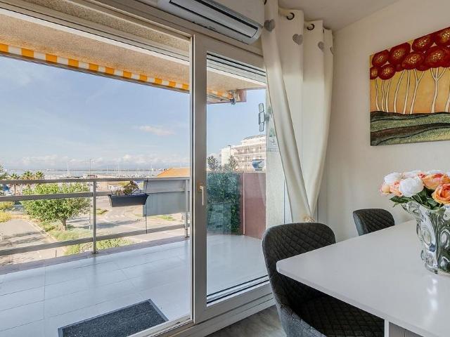Piso en venta en calle Josep Pla, Roses, de 68 m² 2 habitaciones por 229.000