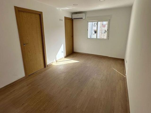 Piso en venta en calle Joventut, Hospitalet de Llobregat, L´, de 63 m² 3 habitaciones por 280.000