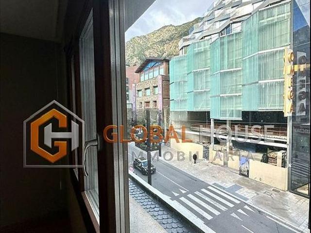 Piso en venta en calle La Comella, Andorra la Vella, de 127 m² 4 habitaciones por 798.000