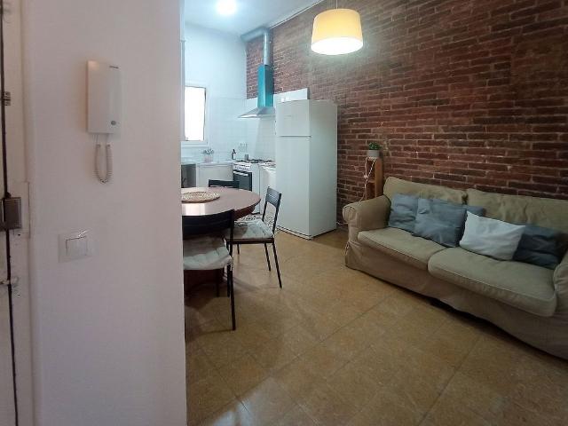 Piso en venta en calle Legalitat, Barcelona, de 58 m² 2 habitaciones por 310.000