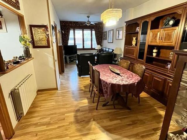 Piso en venta en calle Legalitat, Barcelona, de 80 m² 4 habitaciones por 475.000