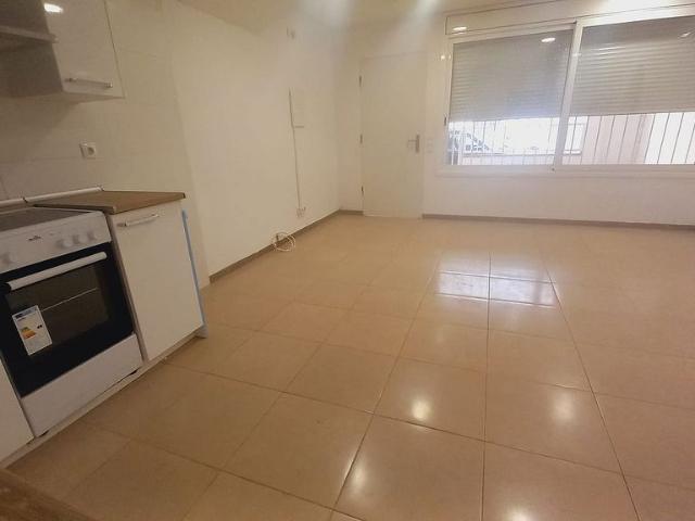 Piso en venta en calle Les Cabanyes, Vilafranca del Penedès, de 80 m² 3 habitaciones por 190.000