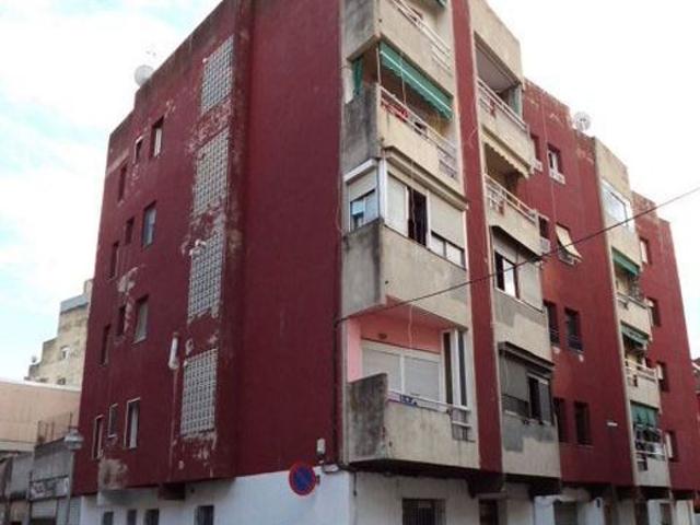 Piso en venta en calle Lleida, Canovelles, de 75 m² 3 habitaciones por 64.000