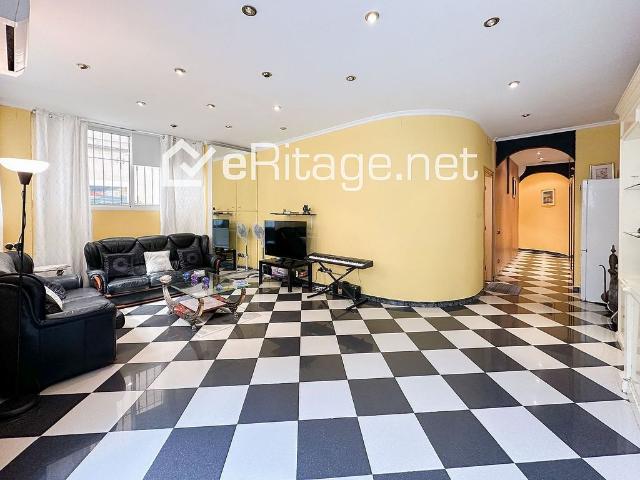 Piso en venta en calle Llibertat, Barcelona, de 120 m² 5 habitaciones por 530.000