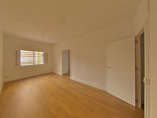 Piso en venta en calle Llobregat, Hospitalet de Llobregat, L´, de 60 m² 3 habitaciones por 190.000