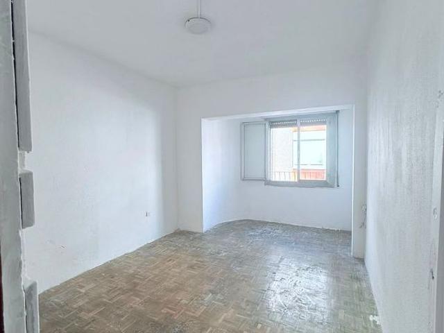 Piso en venta en calle Llobregat, Hospitalet de Llobregat, L´, de 60 m² 3 habitaciones por 199.000
