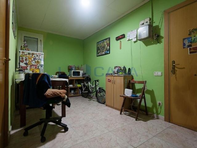 Piso en venta en calle Llorer del, Hospitalet de Llobregat, L´, de 46 m² 3 habitaciones por 135.000