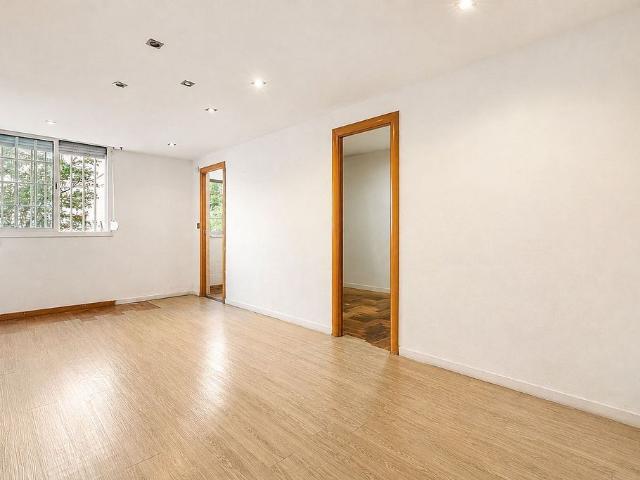 Piso en venta en calle Llull, Barcelona, de 67 m² 3 habitaciones por 280.000