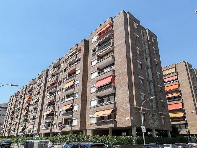 Piso en venta en calle Puig I Xoriguer, Barcelona, de 70 m² 3 habitaciones por 360.000