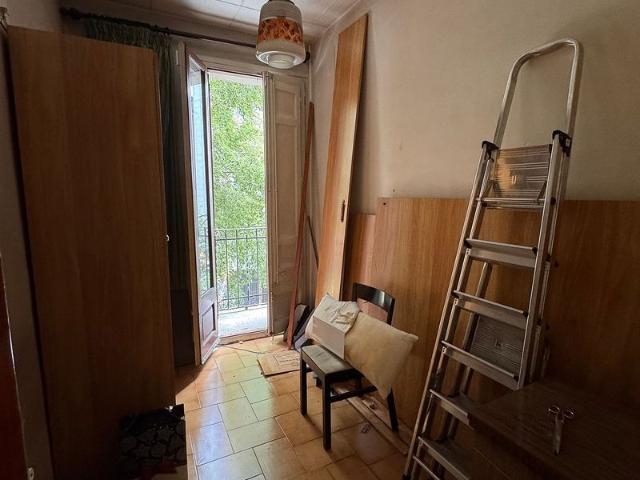 Piso en venta en calle Padilla, Barcelona, de 64 m² 3 habitaciones por 370.000