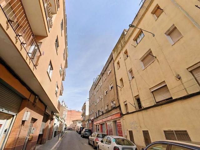 Piso en venta en calle Padro, Ripollet, de 74 m² 2 habitaciones por 112.000