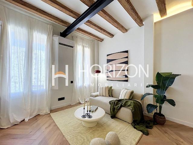 Piso en venta en calle Parlament, Barcelona, de 50 m² 2 habitaciones por 417.000