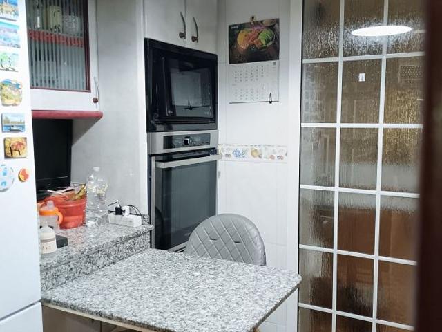 Piso en venta en calle Pedrosa, Barcelona, de 70 m² 3 habitaciones por 247.000