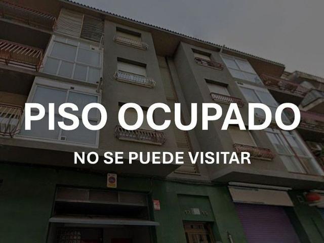 Piso en venta en calle Petrarca de, Sabadell, de 70 m² 3 habitaciones por 125.000