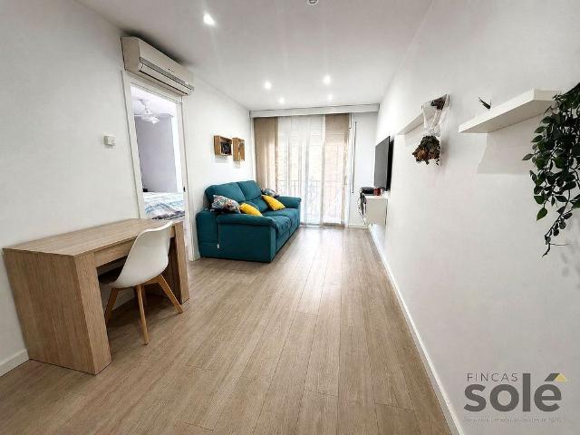 Piso en venta en calle Pompeu Fabra, Santa Coloma de Gramanet, de 67 m² 3 habitaciones por 220.000