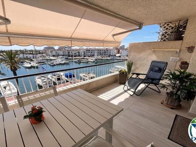 Piso en venta en calle Port Grec, Castelló d´Empúries, de 72 m² 2 habitaciones por 325.000
