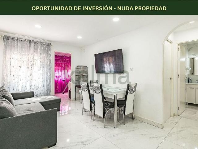 Piso en venta en calle Prat de la Riba, Santa Coloma de Gramanet, de 54 m² 3 habitaciones por 99.500