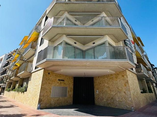 Piso en venta en calle President Macià, Palamós, de 90 m² 2 habitaciones por 333.800