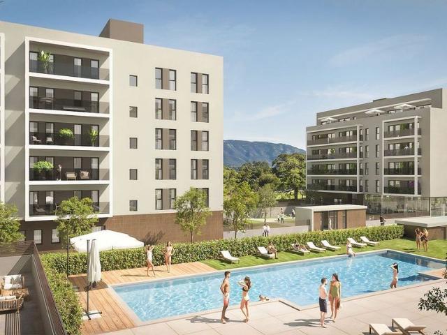 Piso en venta en calle Primer de Maig, Montmeló, de 71 m² 3 habitaciones por 313.000