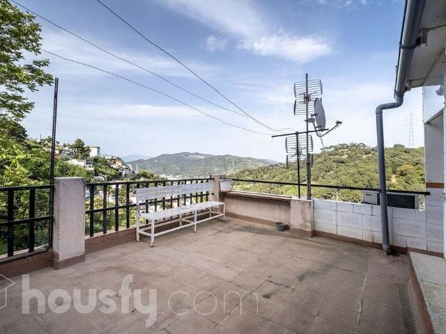 Piso en venta en calle Pruit, Barcelona, de 143 m² 4 habitaciones por 203.000