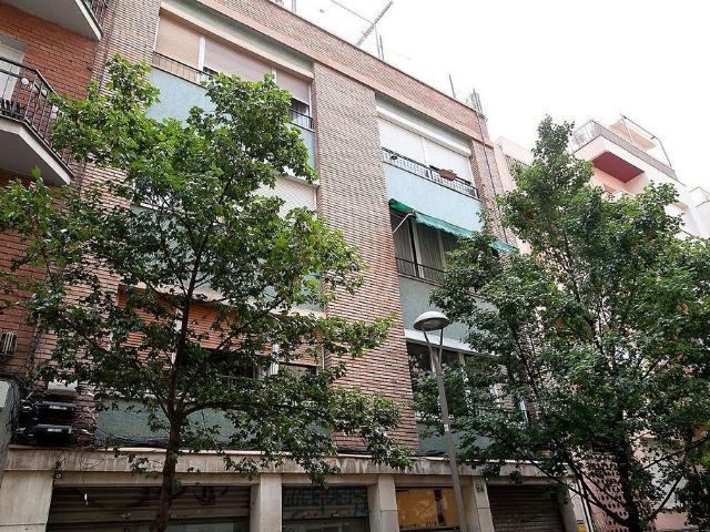 Piso en venta en calle Rabassa, Barcelona, de 73 m² 3 habitaciones por 472.000