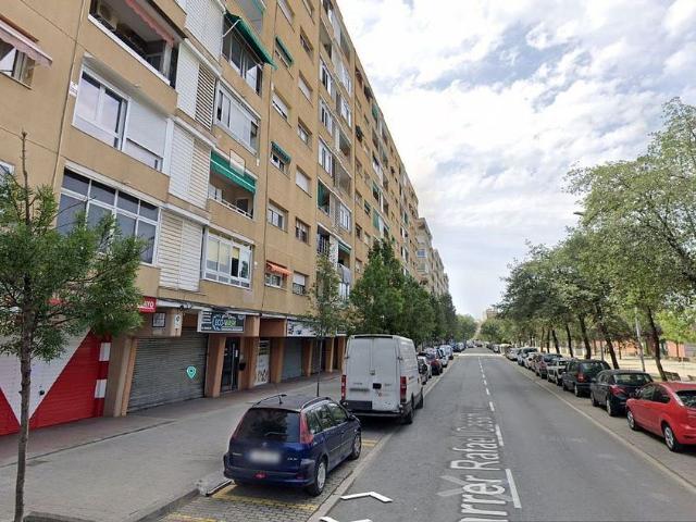 Piso en venta en calle Rafael Casanova, Granollers, de 81 m² 3 habitaciones por 120.000