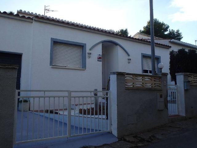 Piso en venta en calle Rajolers, Cunit, de 74 m² 3 habitaciones por 196.000