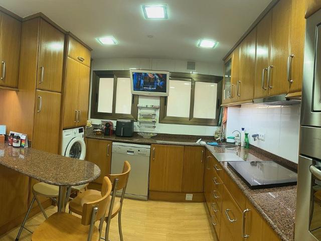 Piso en venta en calle Ramon Llull de, Sant Boi de Llobregat, de 81 m² 3 habitaciones por 250.000