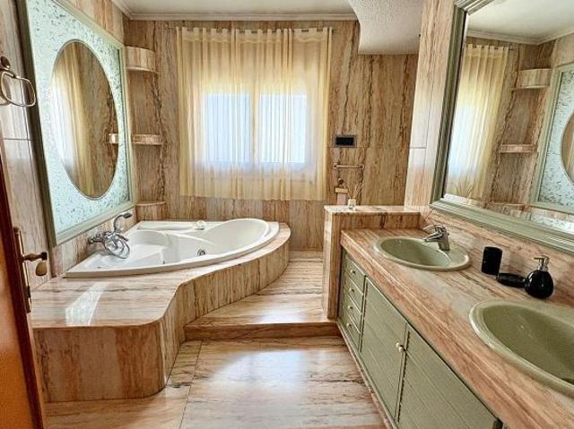 Piso en venta en calle Rasquera, Tortosa, de 166 m² 5 habitaciones por 175.000