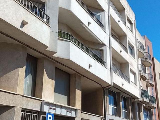 Piso en venta en calle Reial, Vendrell, El, de 90 m² 3 habitaciones por 171.000