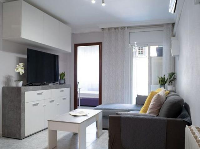 Piso en venta en calle Renclusa de la, Hospitalet de Llobregat, L´, de 70 m² 3 habitaciones por 193.500