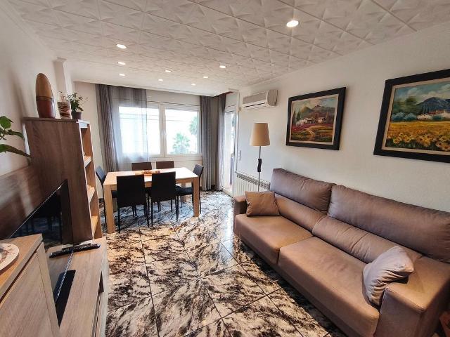Piso en venta en calle Ricart, Sant Adrià de Besos, de 73 m² 3 habitaciones por 269.000