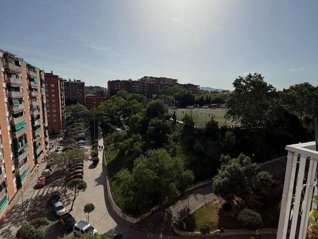 Piso en venta en calle Riu Noguera, Badalona, de 79 m² 3 habitaciones por 320.000